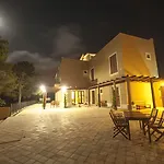 בית חווה Feudo Del Biviere