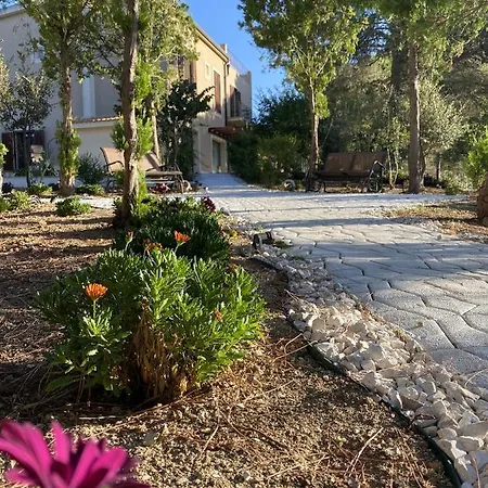 Alloggio per agriturismo Feudo Del Biviere *